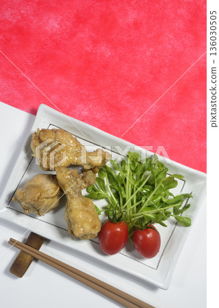 鳥瞰視角下的雞翅料理展示 136030505