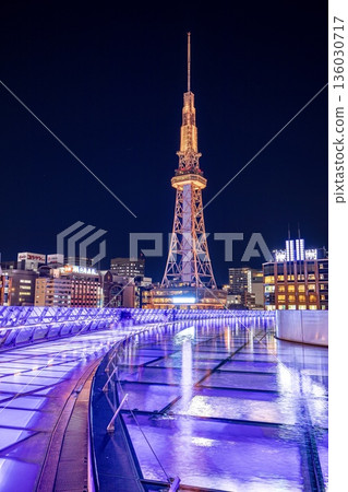 Night view of Oasis 21 and Chubu Electric Power Mirai Tower in Nagoya Night view of Oasis 21 and Chubu Electric Power Mirai Tower in Nagoya 136030717