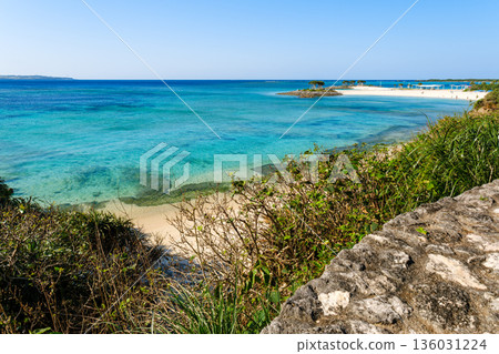 Scenery that evokes the rich nature and culture of the tropics found in Okinawa Scenery that evokes the rich nature and culture of the tropics found in Okinawa 136031224