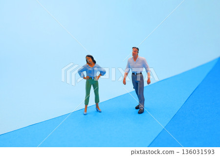 兩名公司員工 136031593