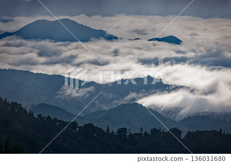 From the Aizu Komagatake ridgeline to the morning mountains and the sea of clouds 136031680