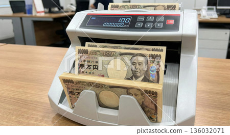 精準的資產管理和現金流圖，配備自動資金計算器，高效的財務和商業3DCG圖示 136032071