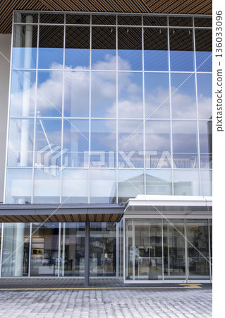 鳥取縣立美術館和藍天 136033096