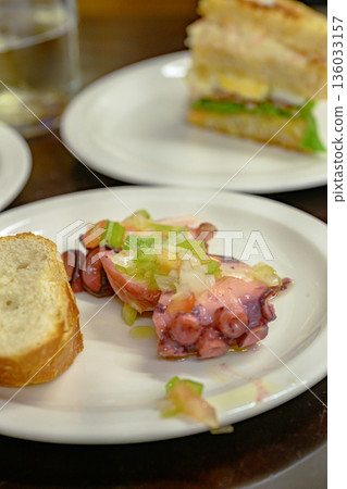 聖塞巴斯蒂安,海景城市,港口小鎮,仲夏,西班牙 聖塞巴斯蒂安,海景城市,港口小鎮,仲夏,西班牙 136033157