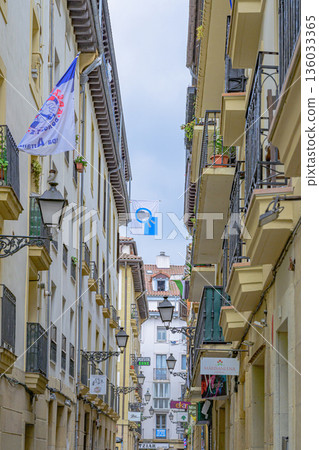 聖塞巴斯蒂安，海景城市，港口小鎮，仲夏，西班牙 136033365