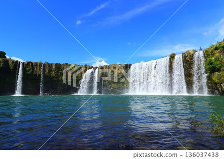 Harajiri Falls in Summer (Bungo Ono City) Harajiri Falls in Summer (Bungo Ono City) 136037438