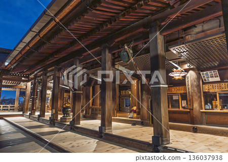 Winter at Mount Otowa, Kiyomizu-dera Temple, Main Hall in the early morning, Kyoto City, Kyoto Prefecture Winter at Mount Otowa, Kiyomizu-dera Temple, Main Hall in the early morning, Kyoto City, Kyoto Prefecture 136037938