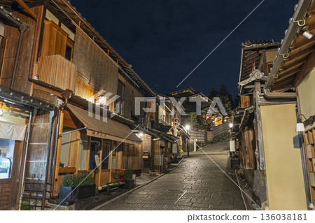 冬日九坂（九坂）－京都府東山區黎明前的街景 136038181