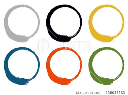Brush-drawn circle _ center line _ set Brush-drawn circle _ center line _ set 136038383