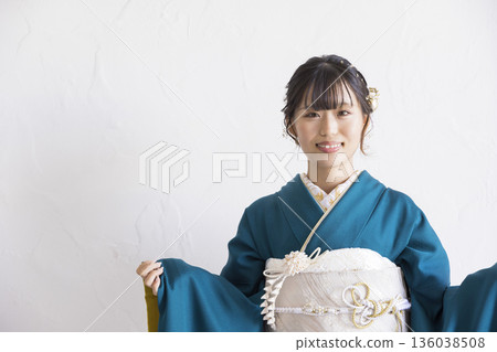 Image of a photo shoot before a women's coming-of-age ceremony 136038508