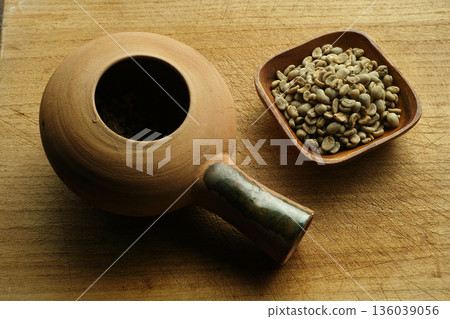 烘焙前的生咖啡豆 136039056