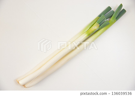 Long green onion (produced in Fukaya, Saitama) 136039536