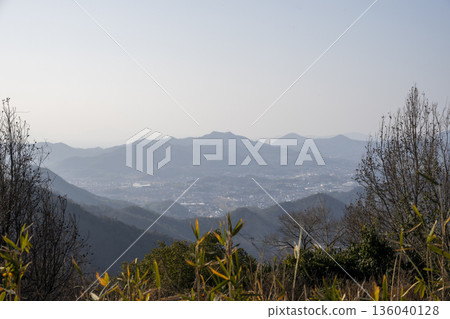 日本岡山縣淺口市洋丈山的秀麗景色 日本岡山縣淺口市洋丈山的秀麗景色 136040128