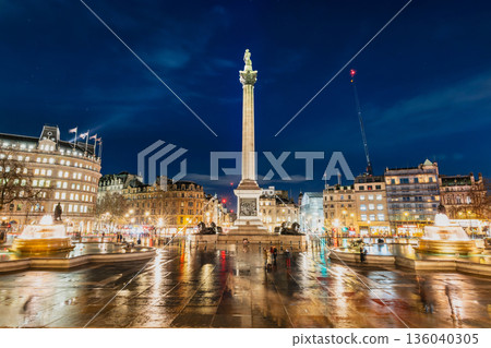 倫敦特拉法加廣場燈光璀璨 136040305