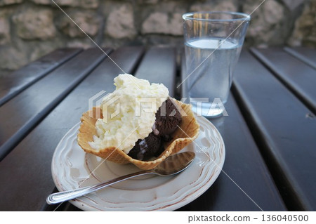 華夫餅甜筒冰淇淋 136040500