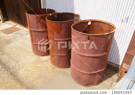 生鏽的鼓 136041097