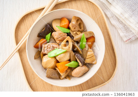 Chikuzen-ni chicken and root vegetables (a hearty stew) 136041963