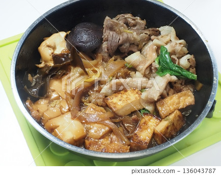 Meat and tofu, home-cooked meals by my wife, dinner at home, happy family Meat and tofu, home-cooked meals by my wife, dinner at home, happy family 136043787