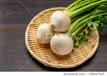 Fresh turnip with leaves Fresh turnip with leaves 136047545