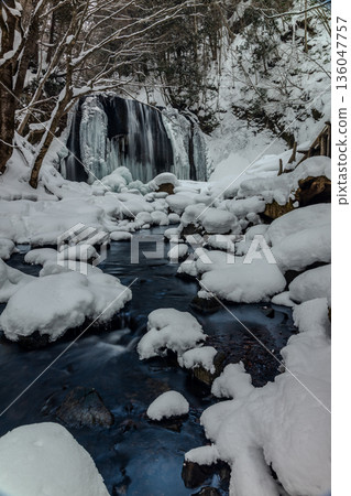 Tatsuzawafudo Falls in the snowy landscape Tatsuzawafudo Falls in the snowy landscape 136047757