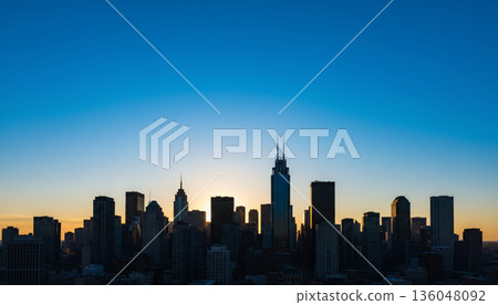 城市辦公大樓的輪廓 136048092