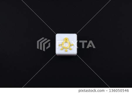 An image of a light bulb moment that suggests a solution 136050546