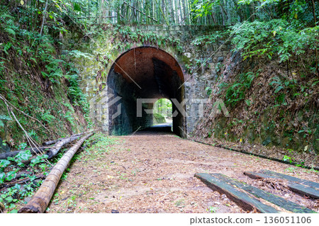View of the Otana Tunnel on the former Funaki Railway (Ube City) View of the Otana Tunnel on the former Funaki Railway (Ube City) 136051106