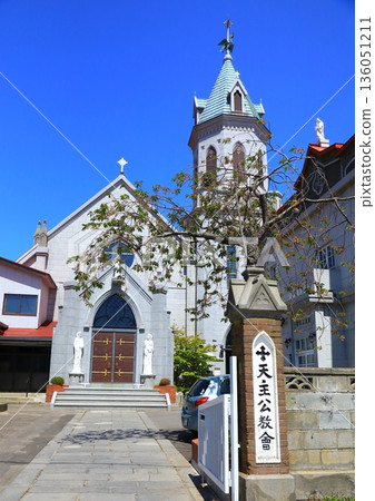Motomachi Catholic Church (Hakodate City, vertical composition) Motomachi Catholic Church (Hakodate City, vertical composition) 136051211