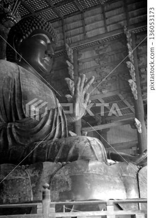 1962年的老照片，奈良東大寺大佛 136053173