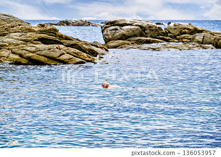 Beautiful seascape of the Cami de Ronda coastal path on the Costa Brava, from Platja d'Aro to Sant Antoni de Calonge. Cala del Pi Beautiful seascape of the Cami de Ronda coastal path on the Costa Brava, from Platja d'Aro to Sant Antoni de Calonge. Cala del Pi 136053957
