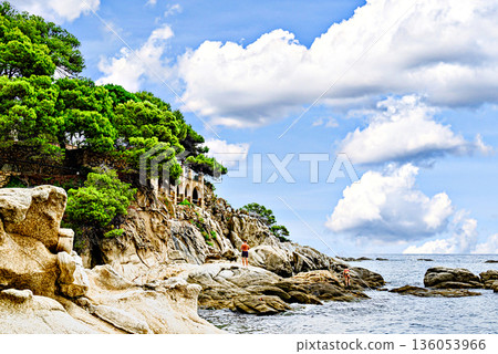 Beautiful seascape of the Cami de Ronda coastal path on the Costa Brava, from Platja d'Aro to Sant Antoni de Calonge. Cala del Pi Beautiful seascape of the Cami de Ronda coastal path on the Costa Brava, from Platja d'Aro to Sant Antoni de Calonge. Cala del Pi 136053966