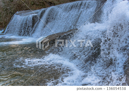 The spraying waterfalls of Nametsu Falls in Shichikashuku Town, Miyagi Prefecture The spraying waterfalls of Nametsu Falls in Shichikashuku Town, Miyagi Prefecture 136054538