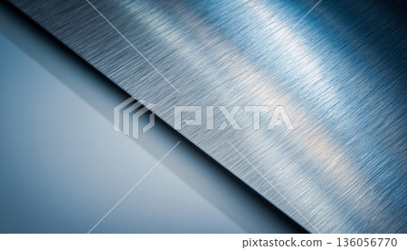 冷軋鋼板經髮絲處理後的特寫鏡頭（背景極簡） 136056770