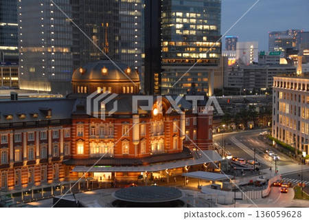 東京車站及週邊城市的夜景 136059628
