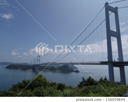 A view of the bridge over the sea and the surrounding islands 136059644