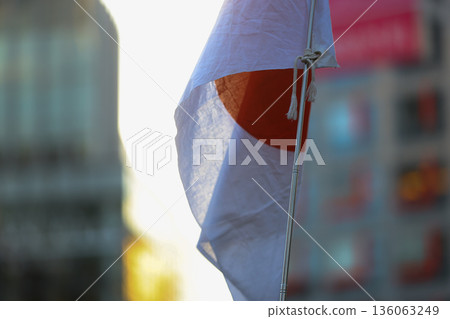 [Japanese flag] The flag fluttering against the winter sky 136063249
