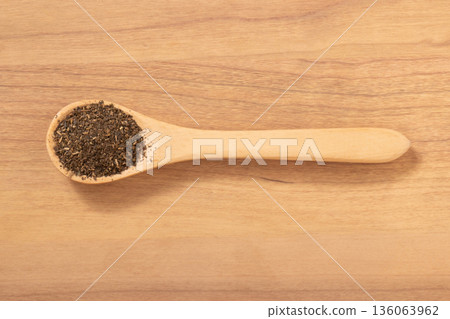 Hojicha tea leaves Hojicha tea leaves 136063962