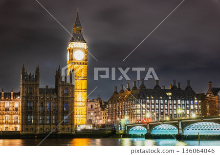 London: The River Thames and Elizabeth Tower (Big Ben) at night London: The River Thames and Elizabeth Tower (Big Ben) at night 136064046