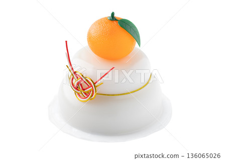 Packed Kagami mochi on a transparent background (png) 136065026