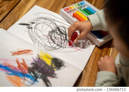 Children to paint 136066715