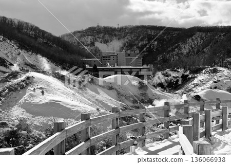 The hot spring town "Black and White" seen from the "Noboribetsu Jigokudani" promenade in winter The hot spring town "Black and White" seen from the "Noboribetsu Jigokudani" promenade in winter 136066938