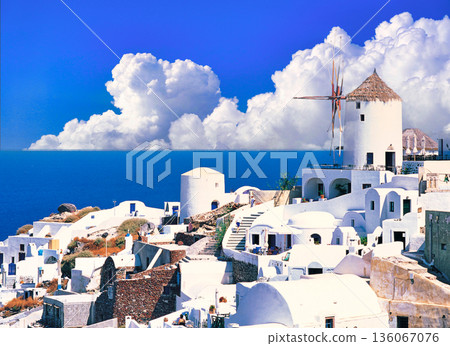 The white cityscape of Santory Island perched on a cliff The white cityscape of Santory Island perched on a cliff 136067076