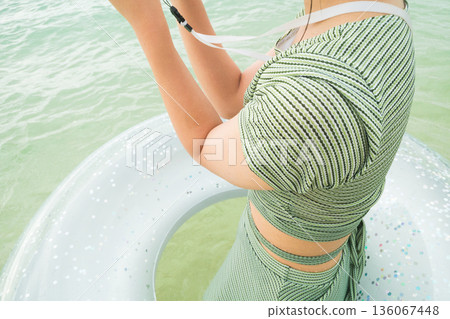 女生 女孩 女性 136067448