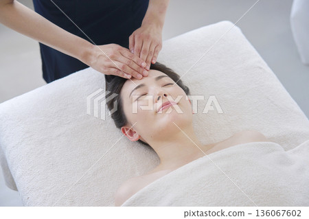 Female Facial Beauty 136067602