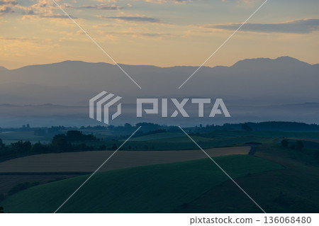 北海道美瑛的晨景 06 北海道美瑛的晨景 06 136068480