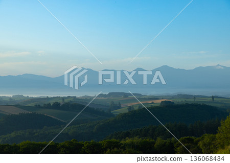 北海道美瑛的晨景 10 北海道美瑛的晨景 10 136068484