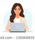 一個女人使用電腦 136068839