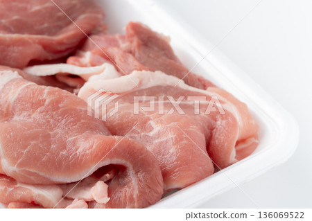 生豬大腿邊角料特寫 136069522