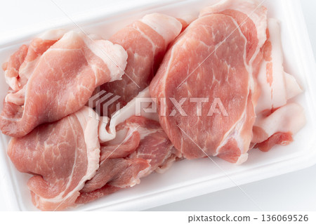 生豬大腿邊角料特寫 136069526