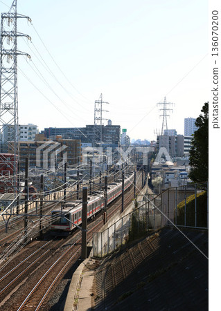一條沿著東京都和埼玉縣邊界運行的鐵路 136070200